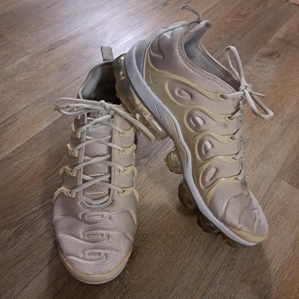 Nike Air VaporMax Plus Pearl Running Shoes Sneakers Men’s Size 11.5